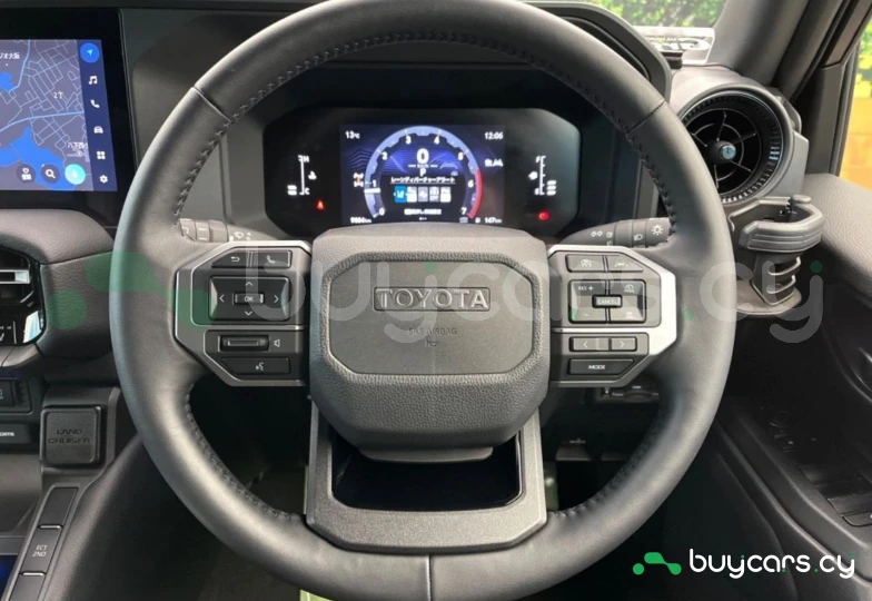 Toyota Land Cruiser White