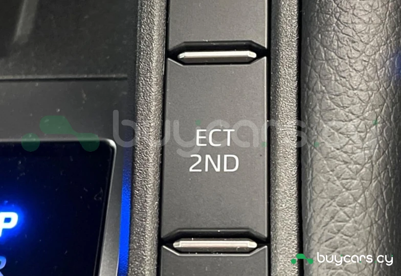 Toyota Land Cruiser White