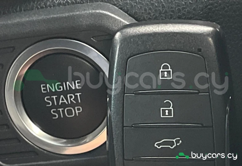 Toyota Land Cruiser White