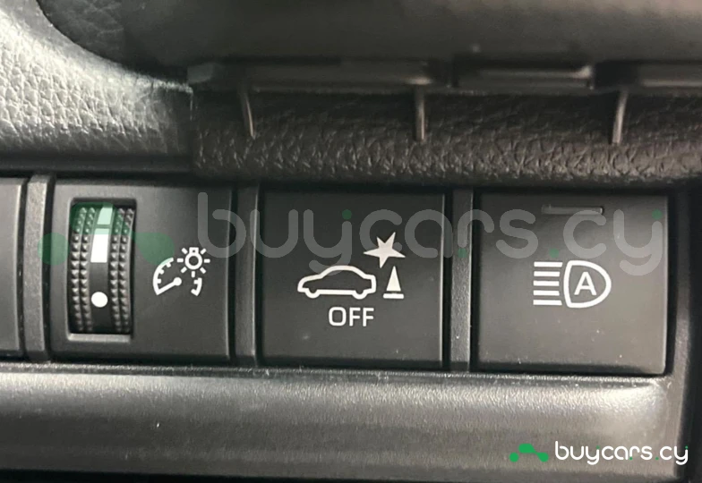 Toyota Land Cruiser White