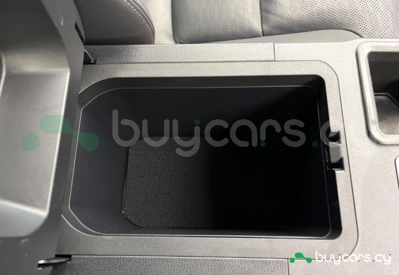 Toyota Land Cruiser White