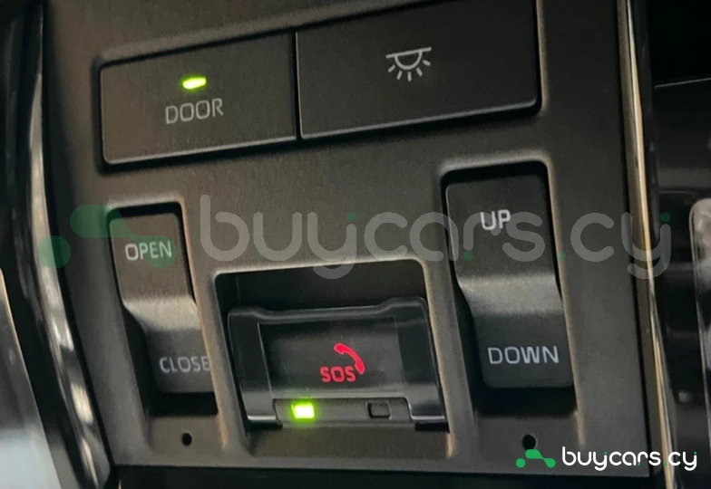 Toyota Land Cruiser White