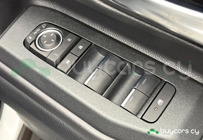 Toyota Land Cruiser White