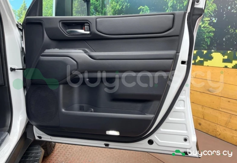 Toyota Land Cruiser White