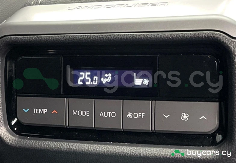 Toyota Land Cruiser White