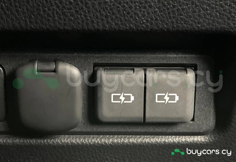 Toyota Land Cruiser White