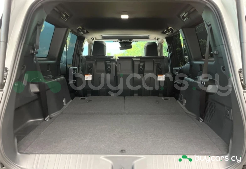 Toyota Land Cruiser White