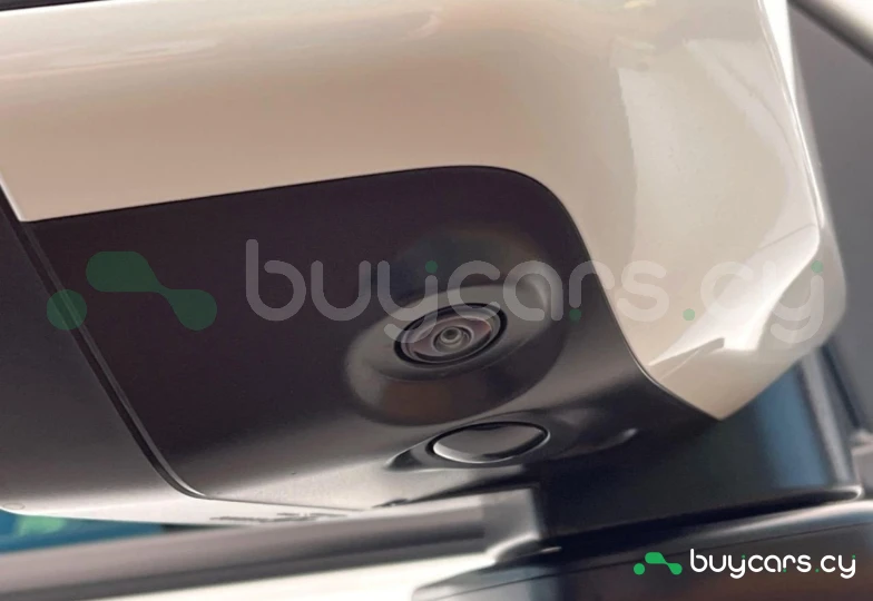 Toyota Land Cruiser White