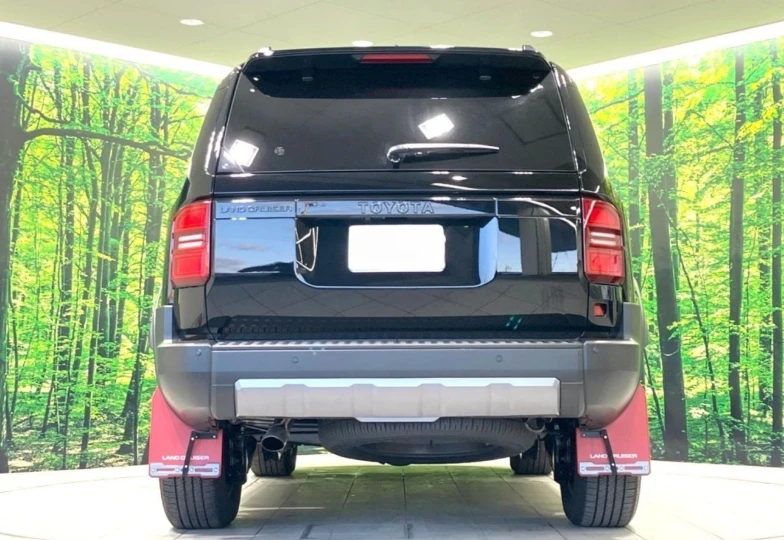 Toyota Land Cruiser Black