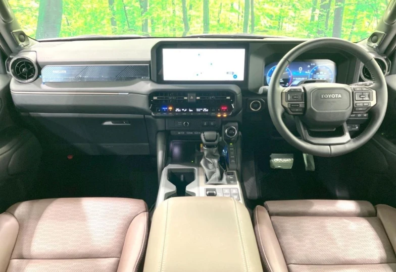 Toyota Land Cruiser Black