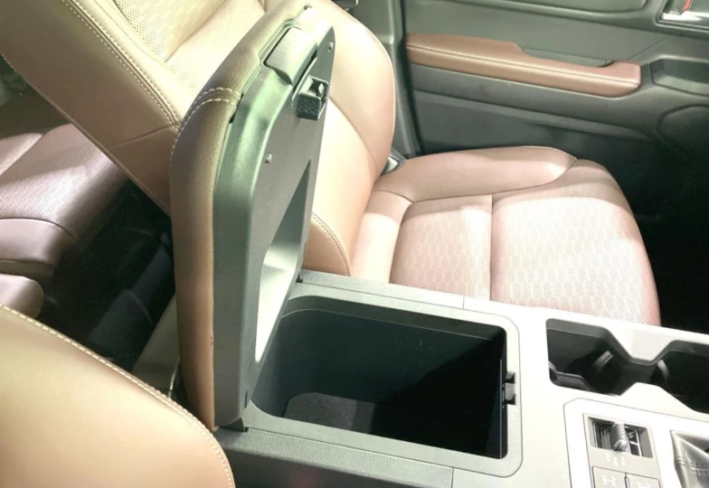 Toyota Land Cruiser Black