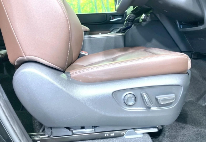 Toyota Land Cruiser Black