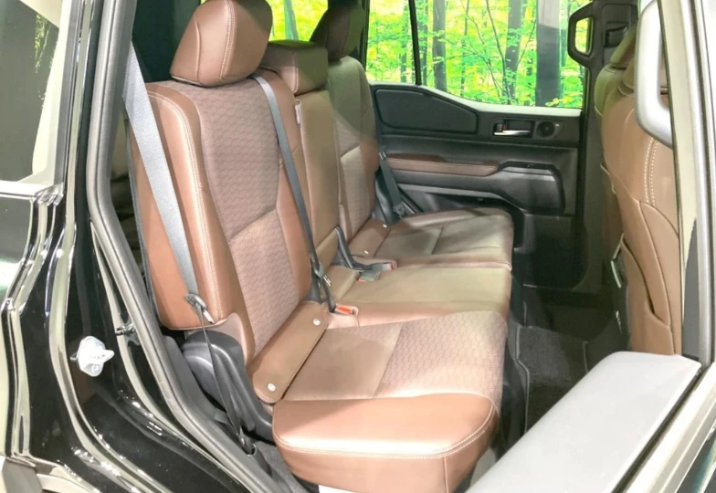 Toyota Land Cruiser Black