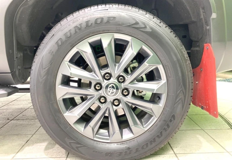 Toyota Land Cruiser Black