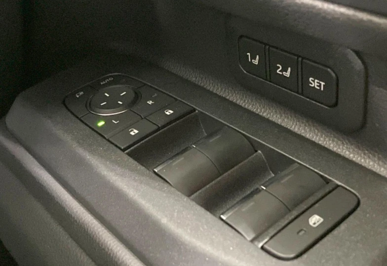 Toyota Land Cruiser Black