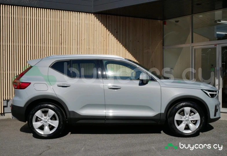 Volvo XC40 Серый