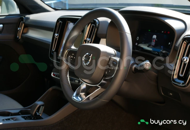 Volvo XC40 Серый