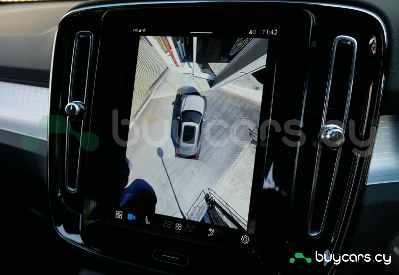 Volvo XC40 Серый