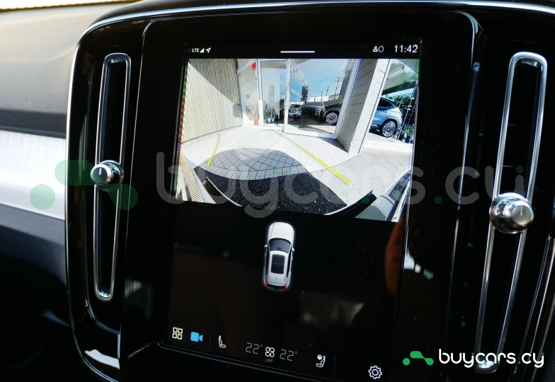 Volvo XC40 Серый