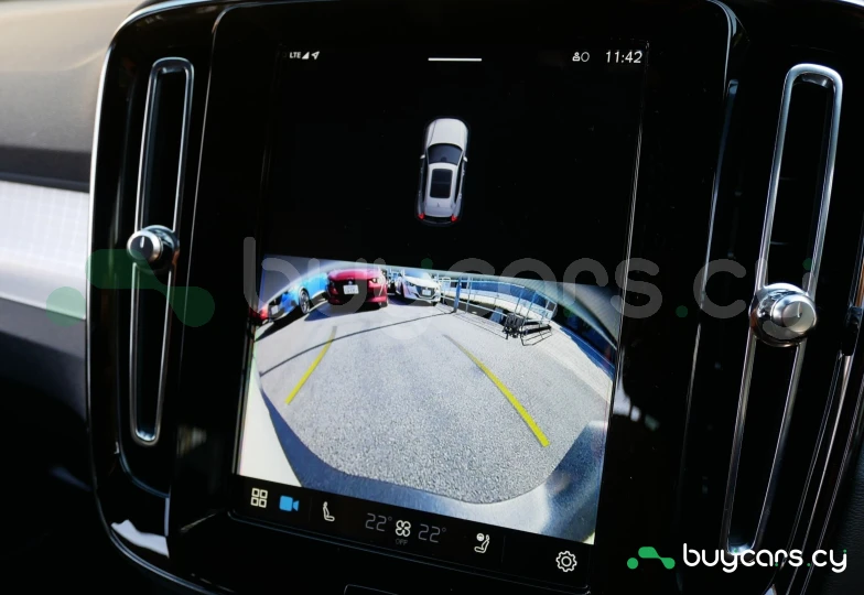 Volvo XC40 Серый