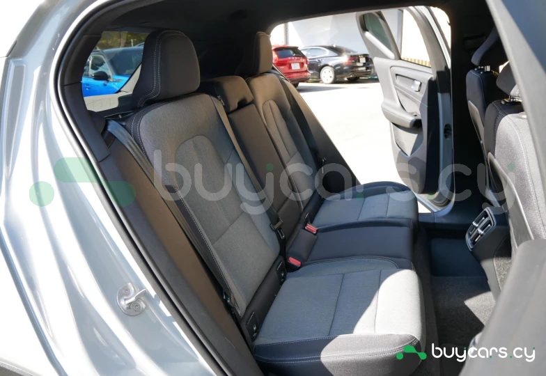 Volvo XC40 Серый