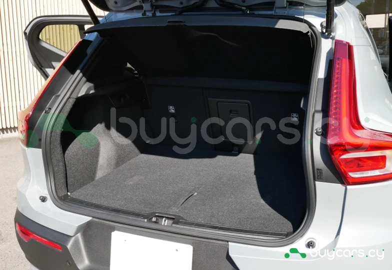 Volvo XC40 Серый