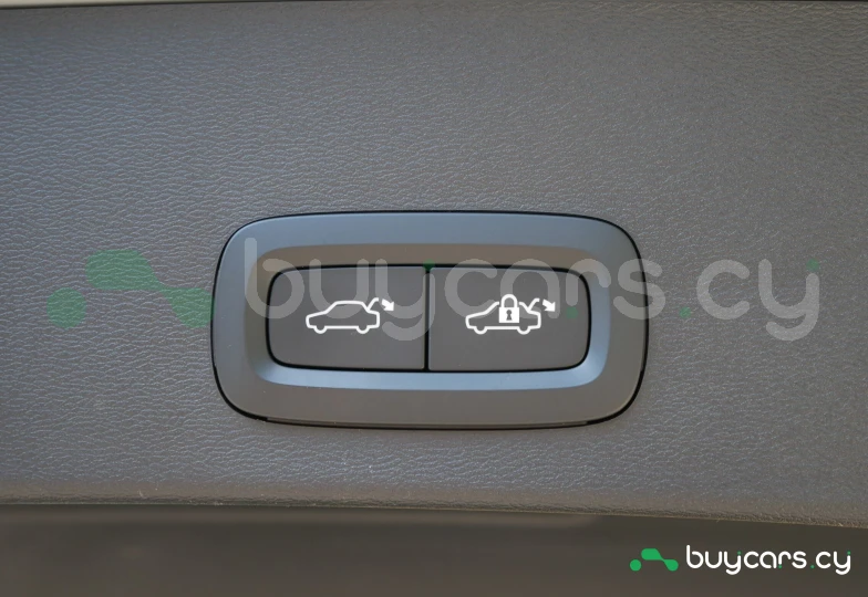 Volvo XC40 Серый