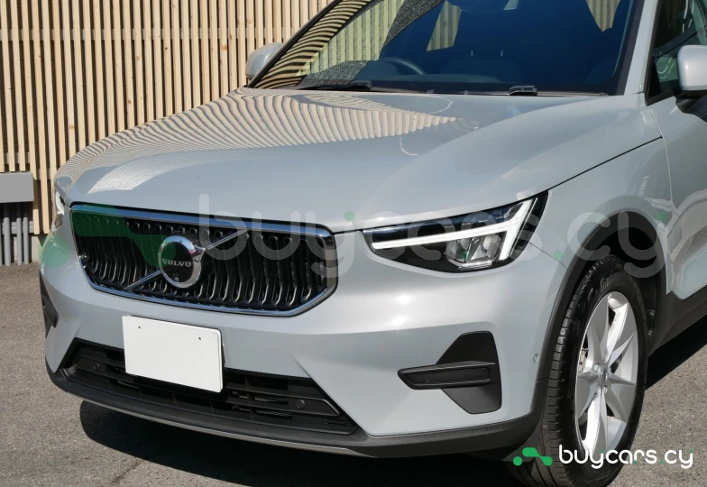 Volvo XC40 Серый