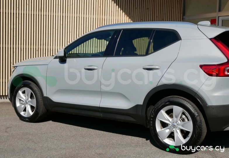 Volvo XC40 Серый