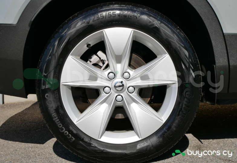 Volvo XC40 Серый