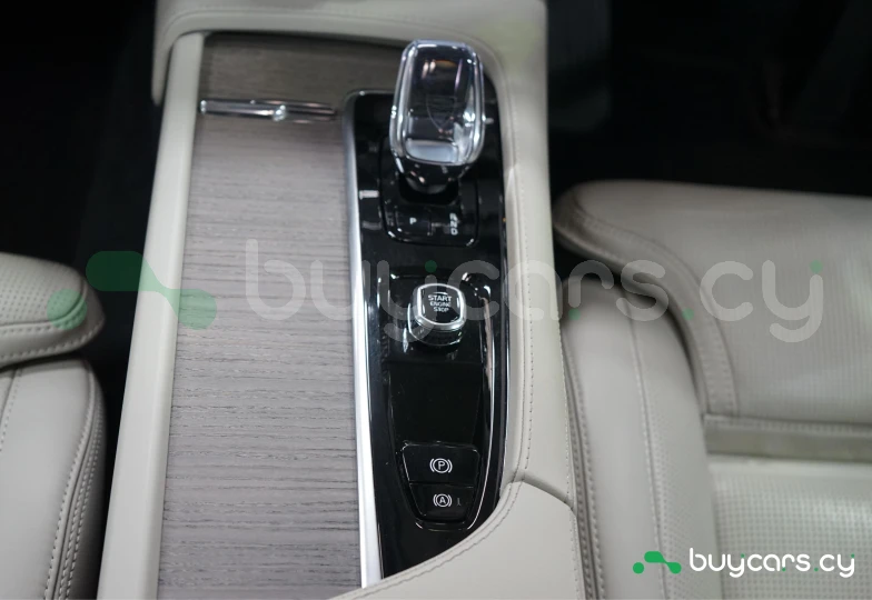 Volvo XC90 Серый