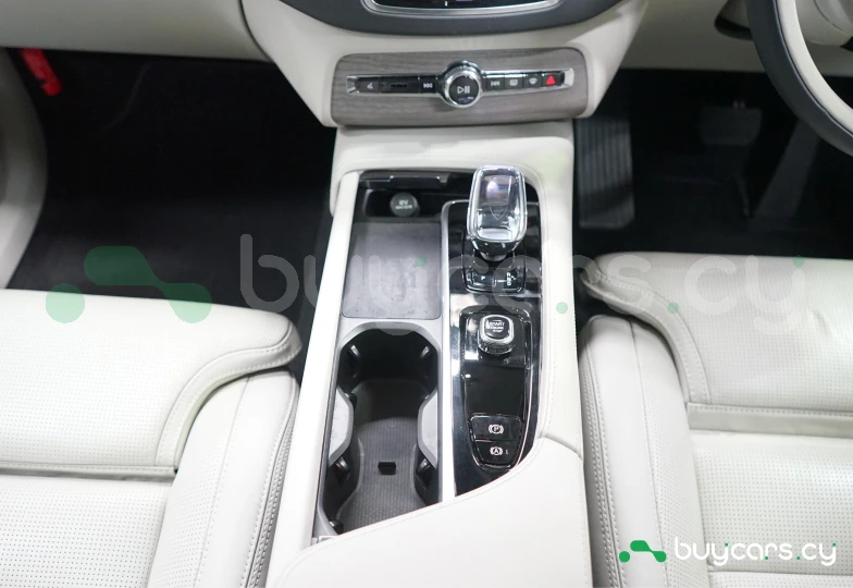 Volvo XC90 Серый