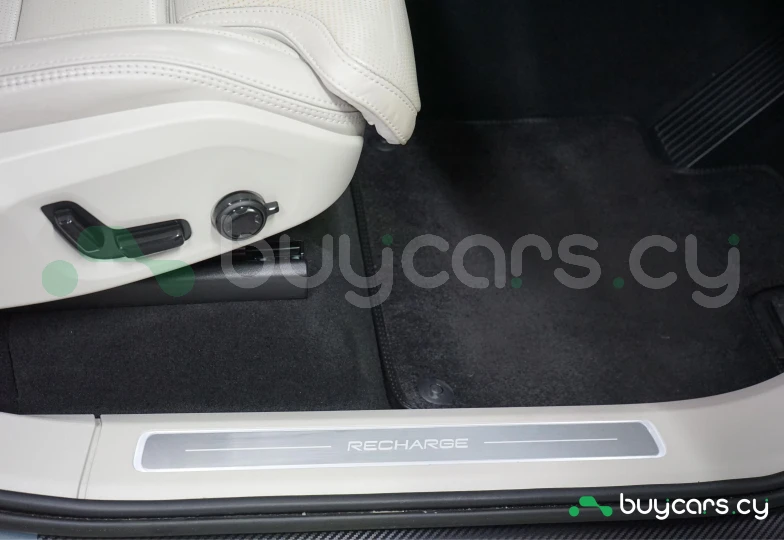 Volvo XC90 Серый