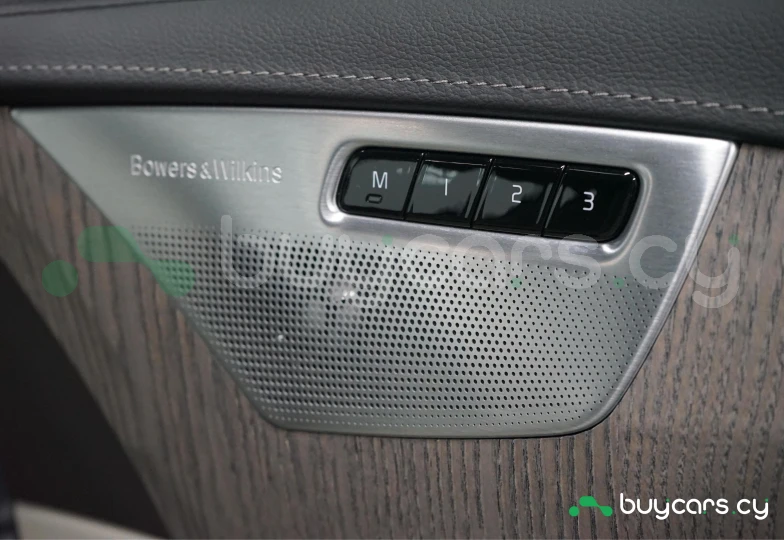 Volvo XC90 Серый