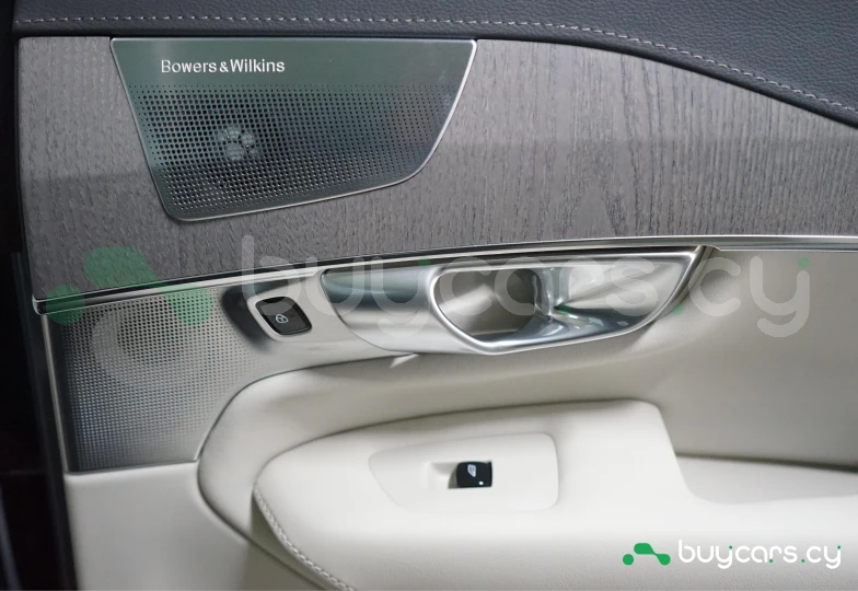 Volvo XC90 Серый