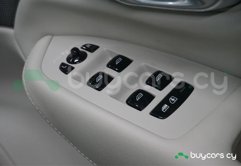 Volvo XC90 Серый