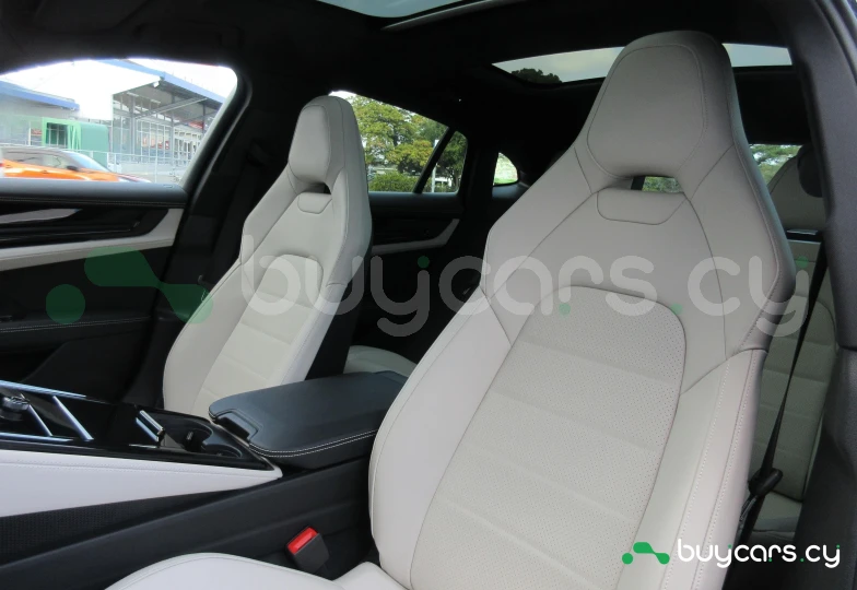 Porsche Panamera Черный