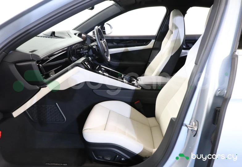 Porsche Panamera Серый