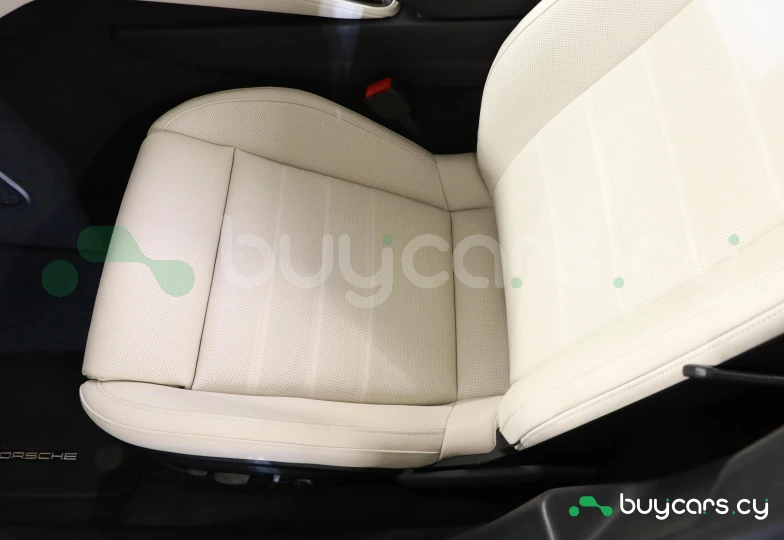 Porsche Panamera Серый