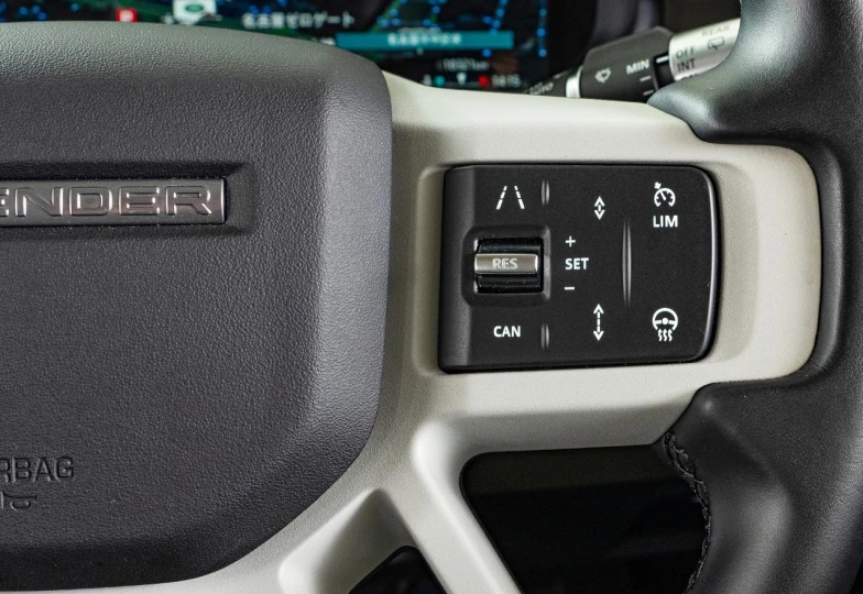 Land Rover Defender D300 Turbo, 2021 - 16