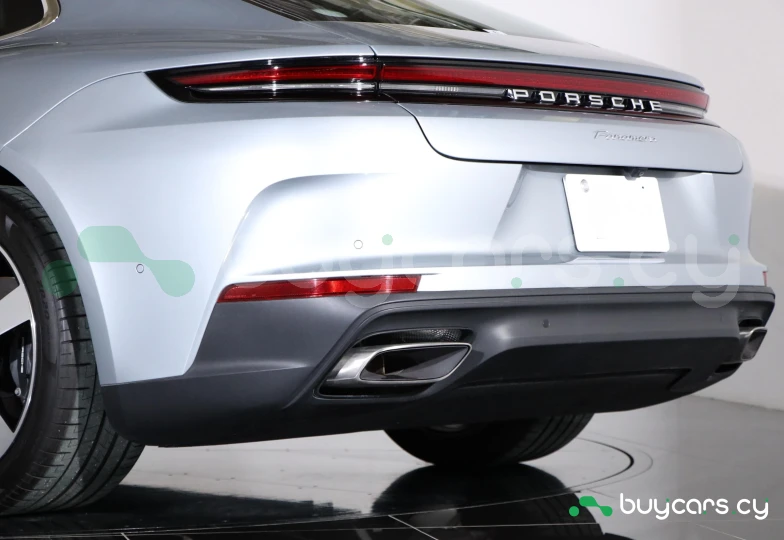 Porsche Panamera Серый