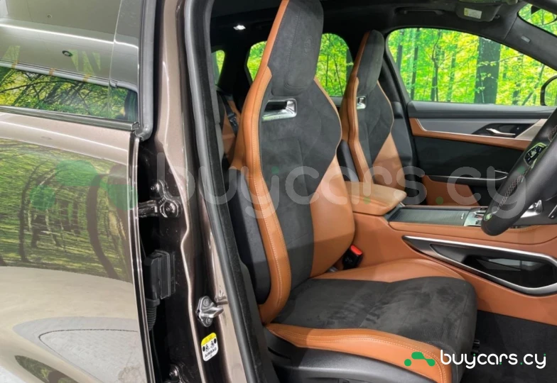 Jaguar F-Pace Коричневый