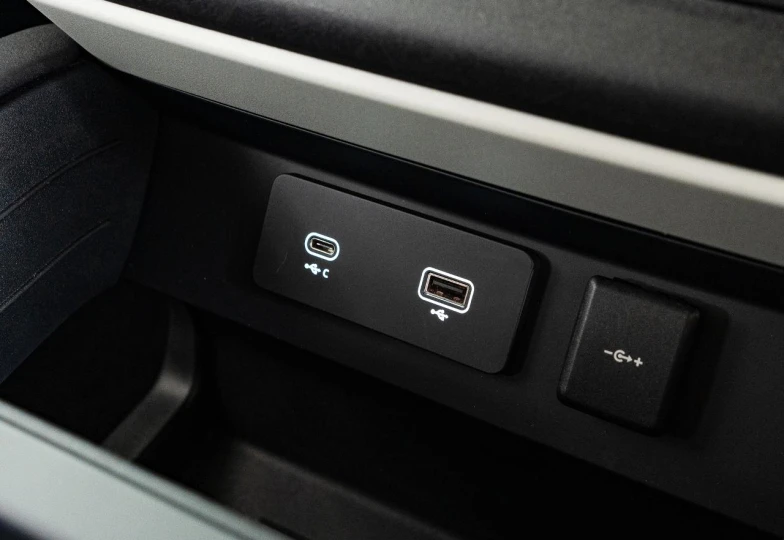 Land Rover Defender D300 Turbo, 2021 - 23