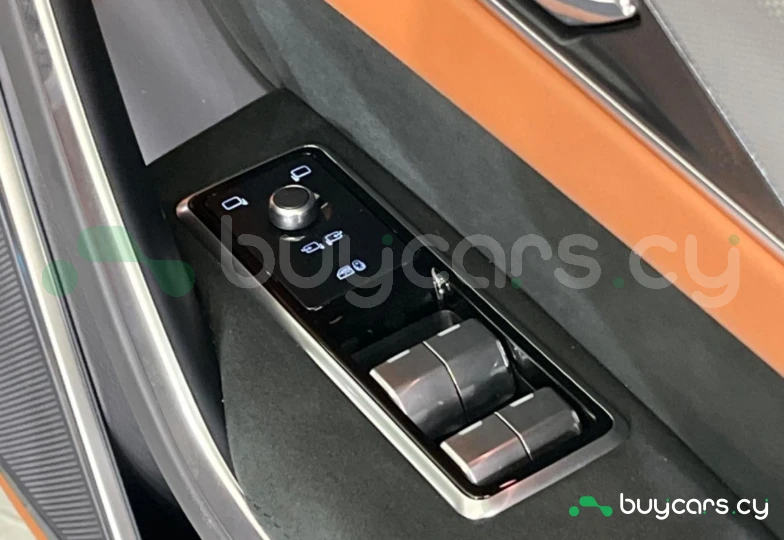 Jaguar F-Pace Коричневый