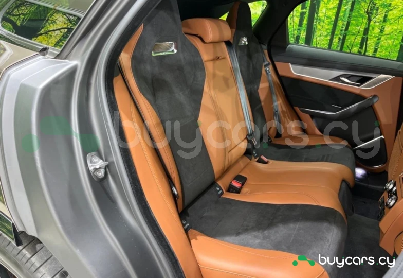 Jaguar F-Pace Коричневый