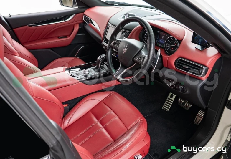 Maserati Levante Белый