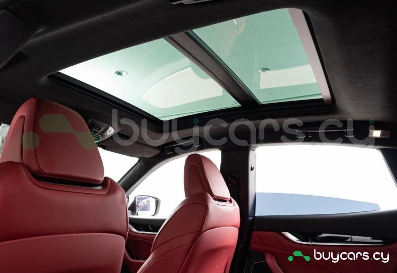 Maserati Levante Белый