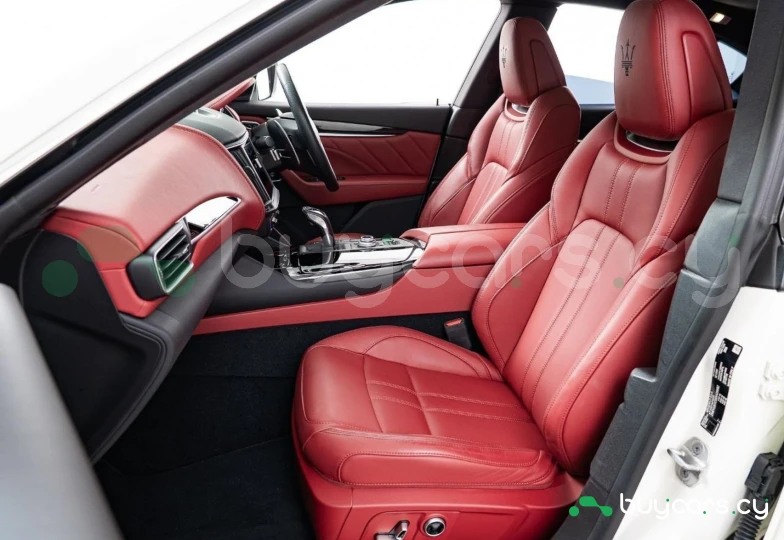 Maserati Levante Белый