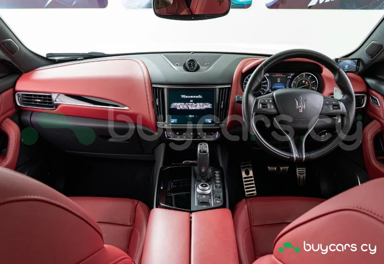 Maserati Levante Белый