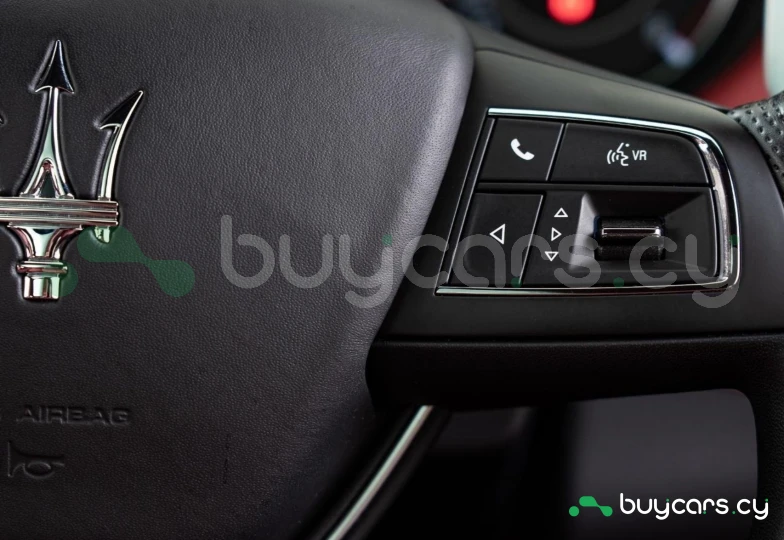 Maserati Levante Белый